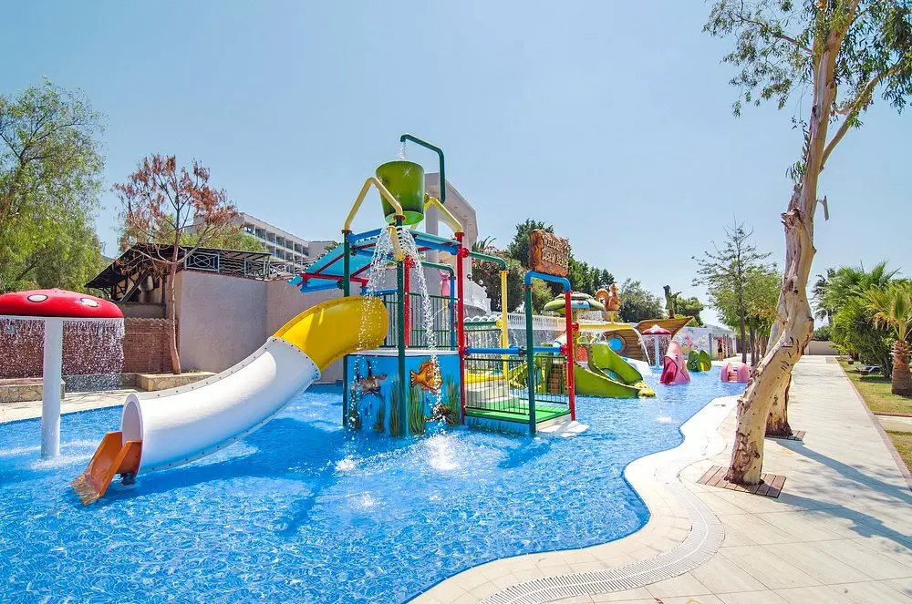 استخر کودکان  هتل توسان بیچ ریزورت